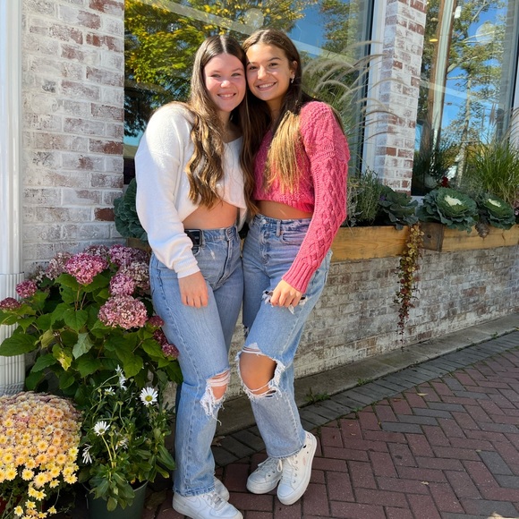 Meet your Posher, Kendall - Picture 1 of 1